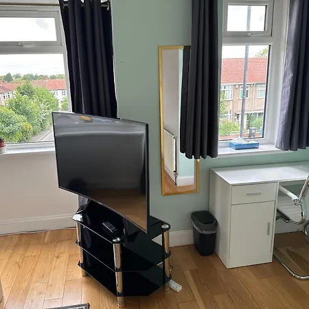 Проживання в сім'ї Near Southmead Hospital And Airbus